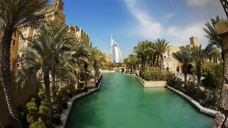 Dubai pas cher avec Liligo.fr – Vol vers Dubai (Emirats Arabes Unis) depuis Paris (France) au prix le moins cher possible.